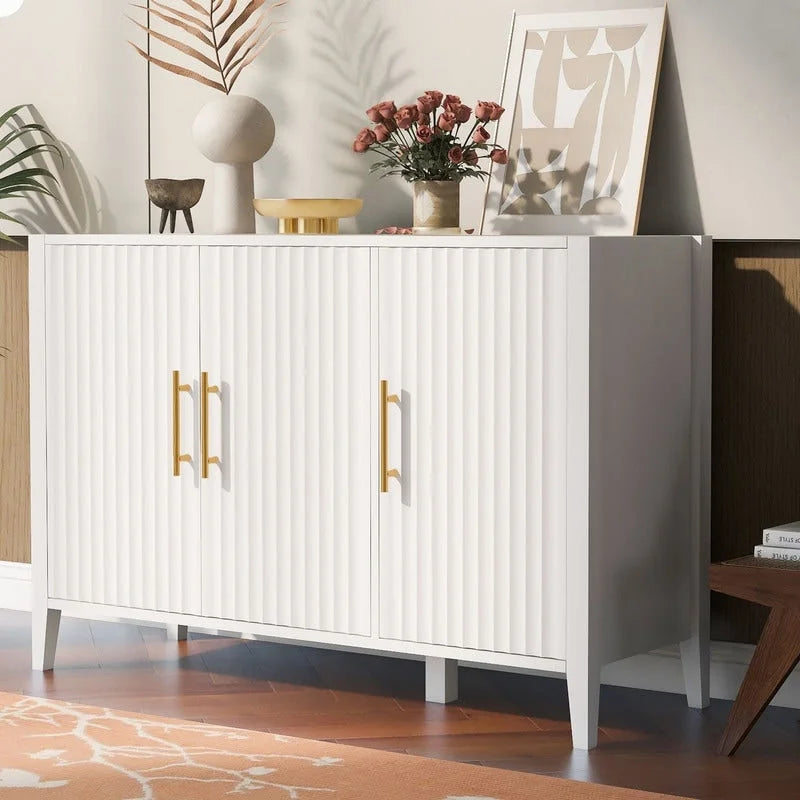 Armoire de rangement à trois portes avec poignées métalliques, idéale pour les couloirs, entrées, salons et chambres à coucher