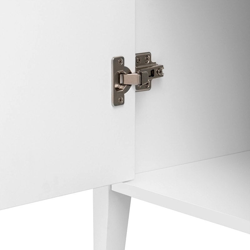 Armoire de rangement à trois portes avec poignées métalliques, idéale pour les couloirs, entrées, salons et chambres à coucher
